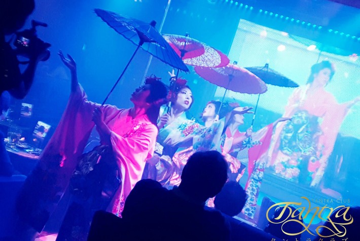 GeishaStage003