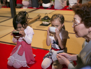 2017年東京大茶会_たてもの園_茶道はじめて体験４_597KB